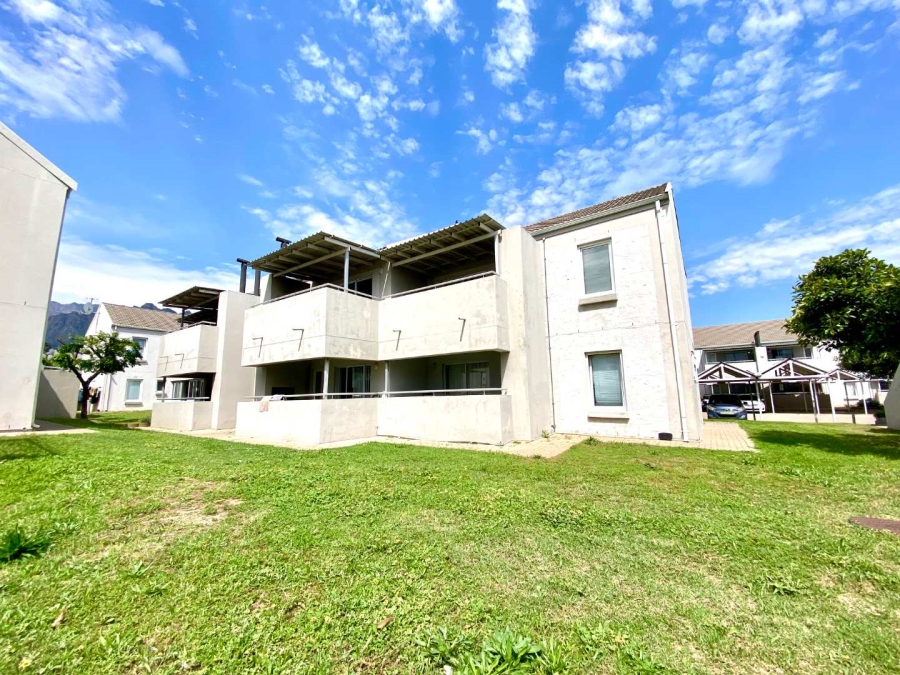 1 Bedroom Property for Sale in Klein Drakenstein Western Cape